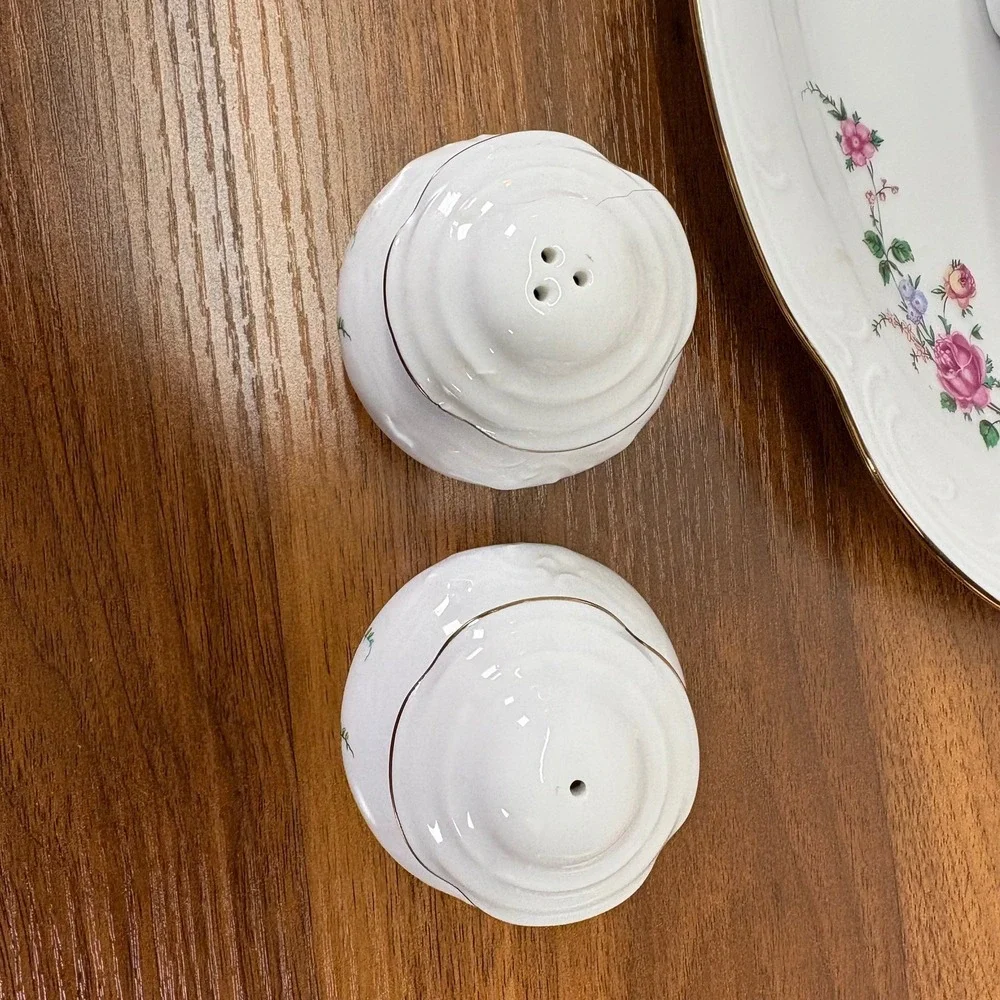 Royal Kent Collection Poland Pitcher Salt Pepper Shaker,‎ Soup Tureen Platter